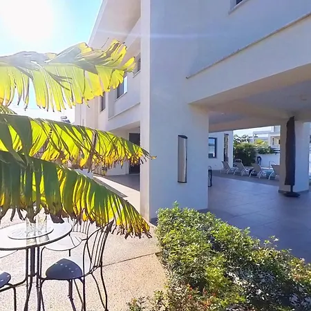 Villa Billy's Place Protaras Luxury With Private Pool With Heated Pool Option For Autumn And Winter Months Paralimni
