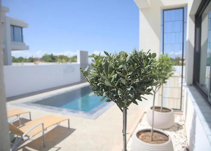 Billy's Place Protaras Luxury With Private Pool With Heated Pool Option For Autumn And Winter Months ヴィラ