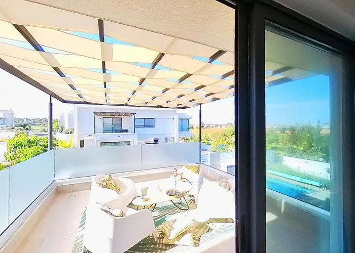 Billy's Place Protaras Luxury With Private Pool With Heated Pool Option For Autumn And Winter Months ヴィラ