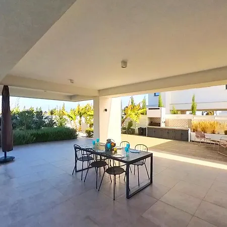 Billy's Place Protaras Luxury With Private Pool With Heated Pool Option For Autumn And Winter Months Paralimni