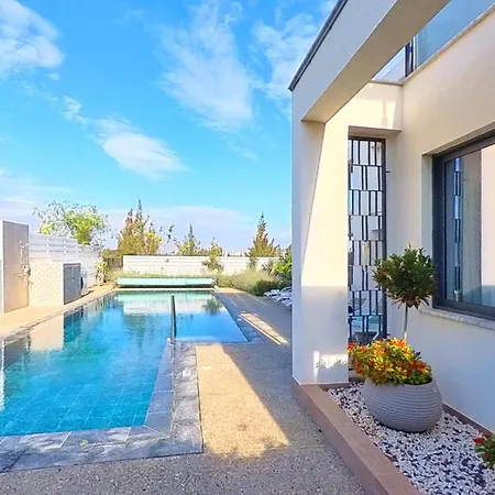Billy's Place Protaras Luxury With Private Pool With Heated Pool Option For Autumn And Winter Months Villa Paralimni