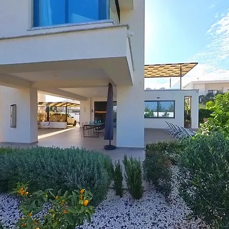 Villa Billy's Place Protaras Luxury With Private Pool With Heated Pool Option For Autumn And Winter Months Paralimni