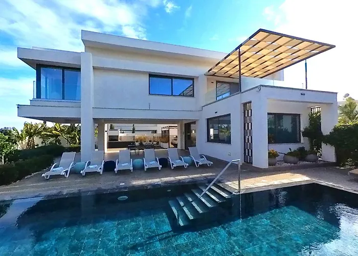 Billy's Place Protaras Luxury With Private Pool With Heated Pool Option For Autumn And Winter Months