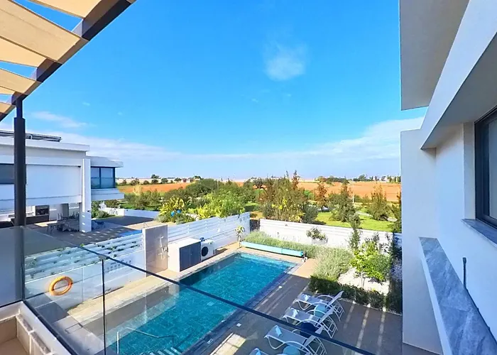 Billy's Place Protaras Luxury With Private Pool With Heated Pool Option For Autumn And Winter Months *